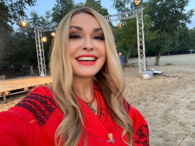 Коллекция вышиванок Ольги Сумской