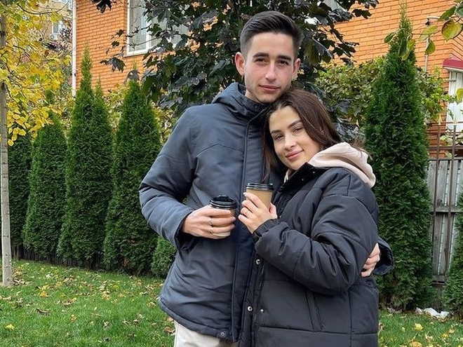 Сасанчин після оголошення про розлучення засвітив нову дівчину