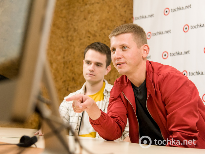 Brunettes Shoot Blondes