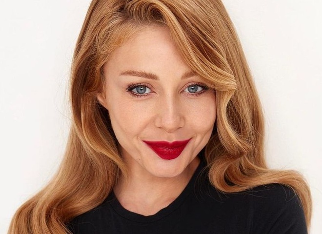 "На виріст узяла": Кароль без бра в оверсайз-костюмі розповіла про боротьбу зі страхом