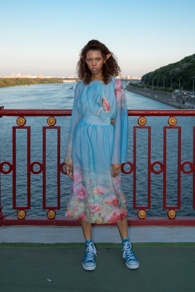 Fashion Show SEREBROVA SS20 на Пешеходном мосту через Днепр: фотоотчёт