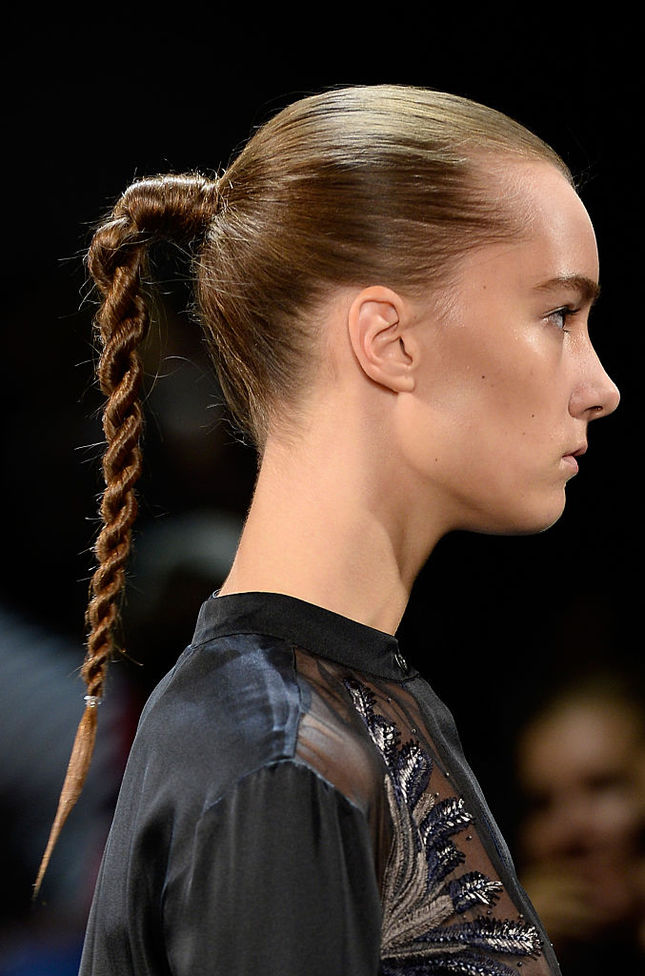 Весняні зачіски 2017: хвіст