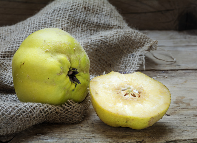 Айва: користь і шкода жовтого фрукта