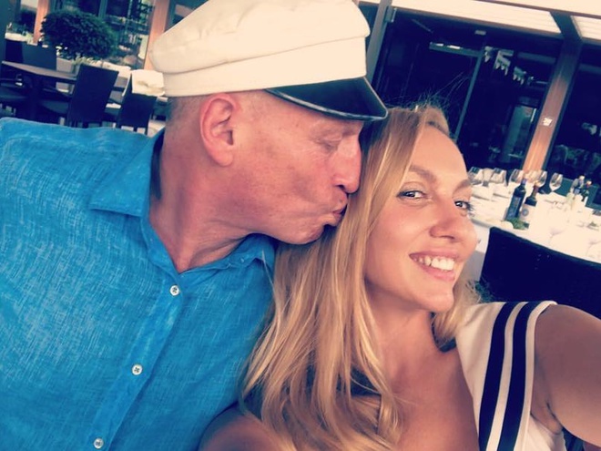 «Нашій сім’ї — 19»: Оля Полякова показала нове фото з чоловіком з нагоди їхньої річниці весілля