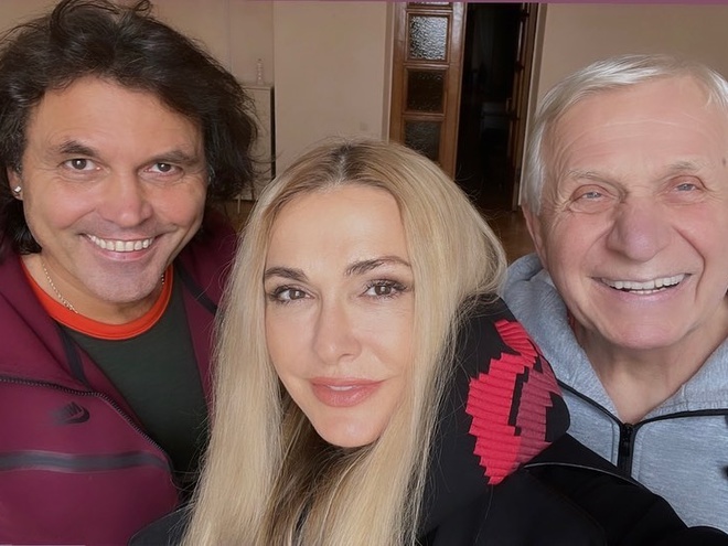 Сумська повеселила підписників зустріччю з теперішнім і колишнім чоловіками