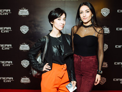 Анна и Ангелина Завальские на премьере фильма "Щегол"