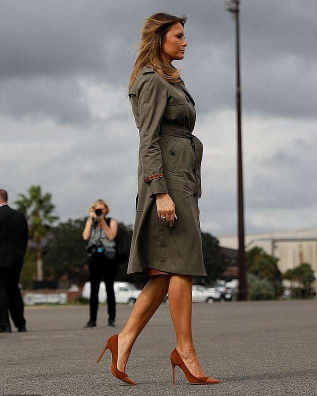 Мелания Трамп в плаще Coach
