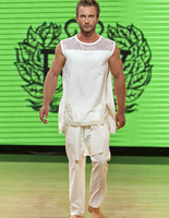 Holiday Fashion Week: показ BAY BY YANA BELYAEVA