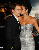 Холли Бери вышла замуж