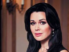 Анастасия Заворотнюк