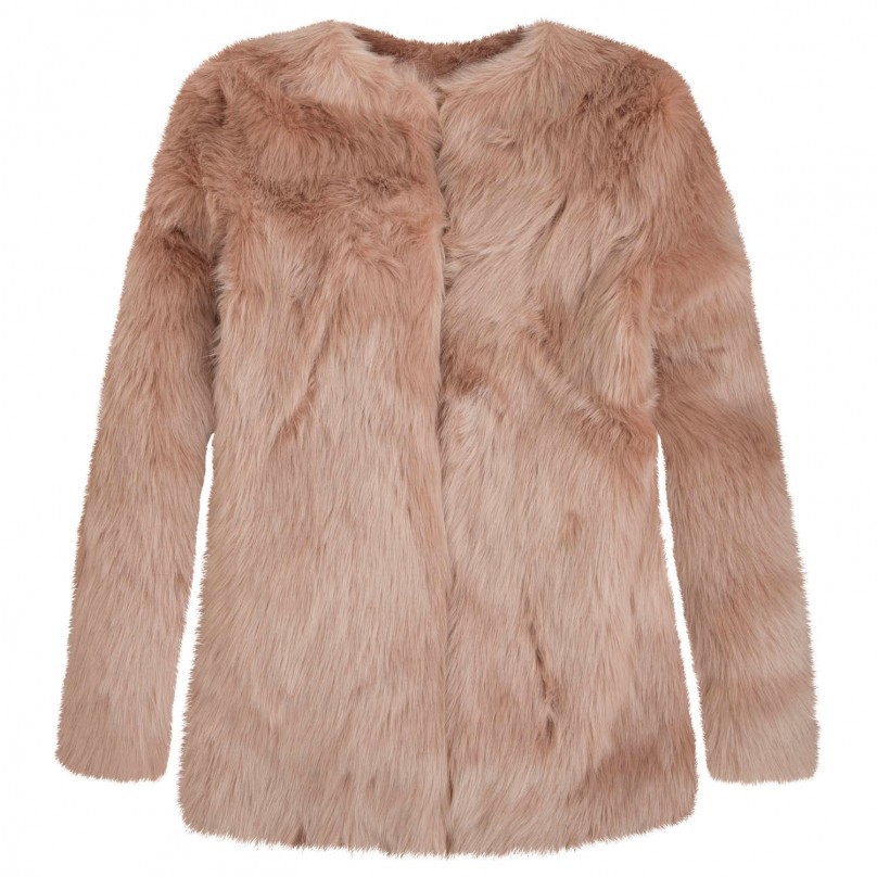 Меховые жилеты и шубы