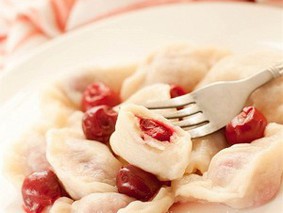 Вареники с вишней Вареники с вишней
