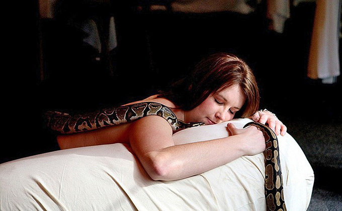 Змеиный массаж