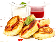 Как приготовить сырники из творога: быстро и вкусно