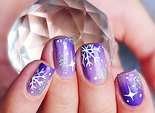 Маникюр на Новый год со снежинками