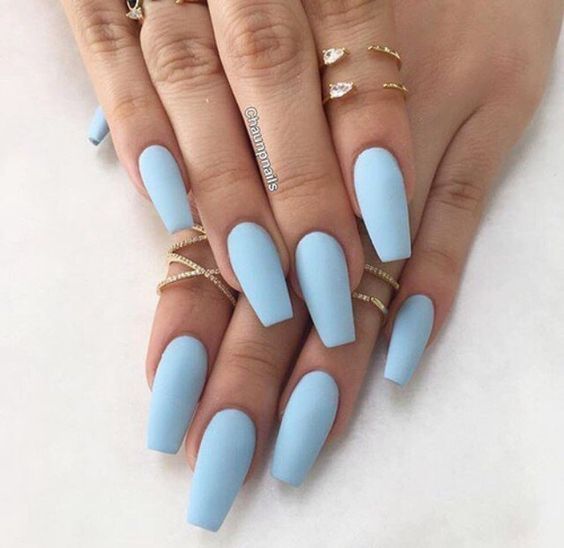 Матовый маникюр: пастельный