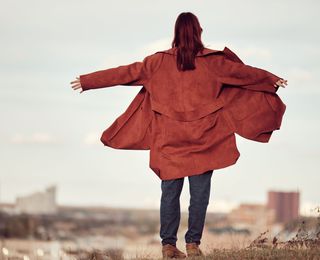 8 стильних ідей, як носити піджак оверсайз