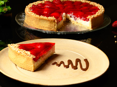 Торт с клубникой