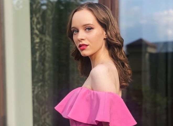 Зірка «Школи» Кудашова закрутила роман із чоловіком, старшим за неї на 10 років