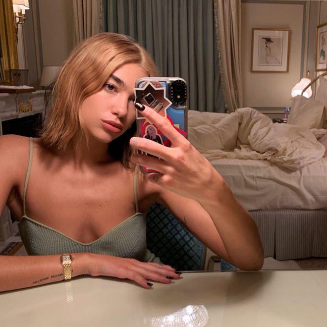 Дуа Липа стала блондинкой