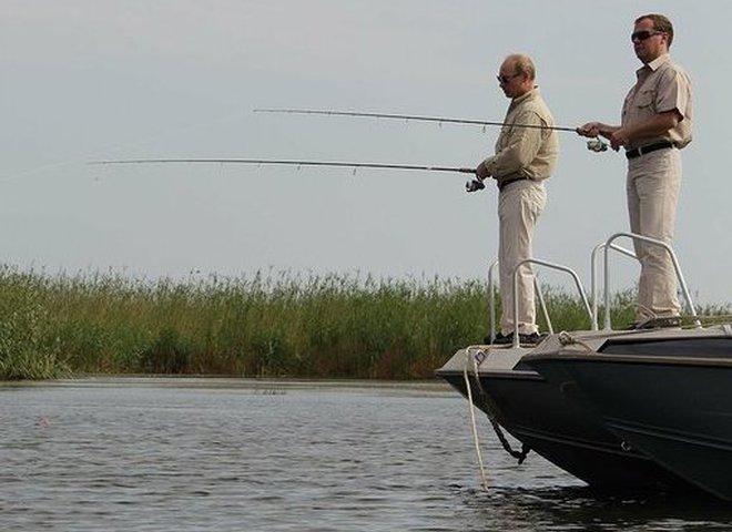 Путин и Медведев на рыбалке