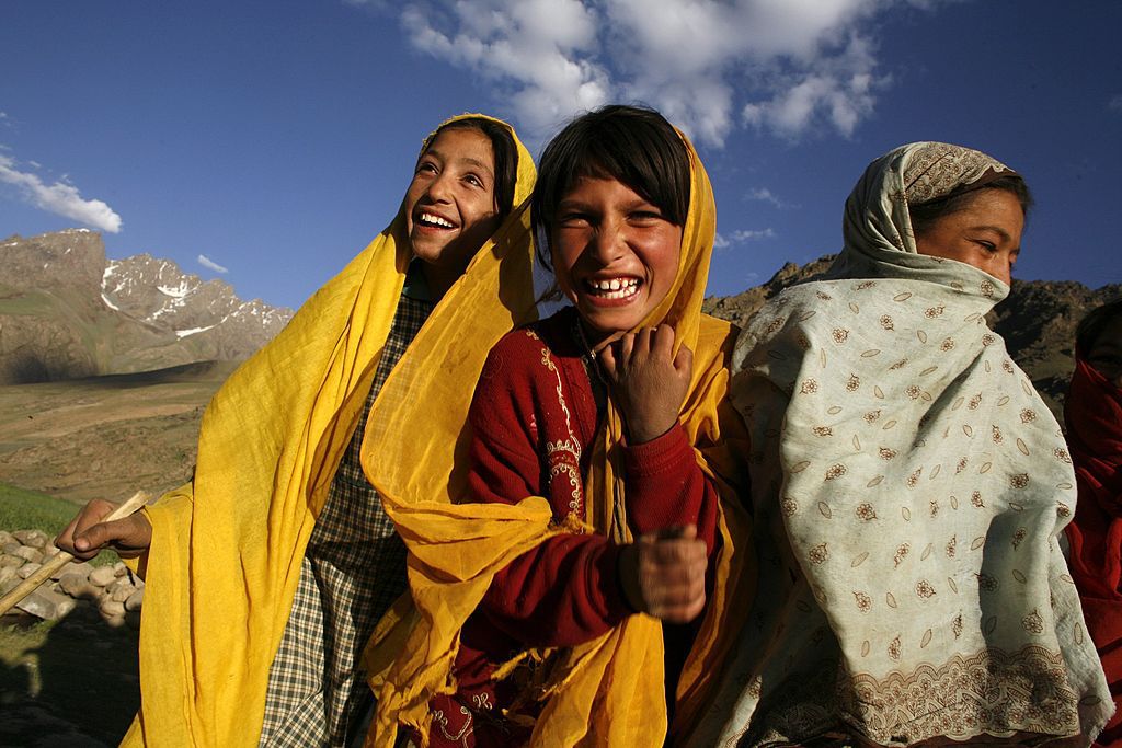 День сміху. Люди сміються