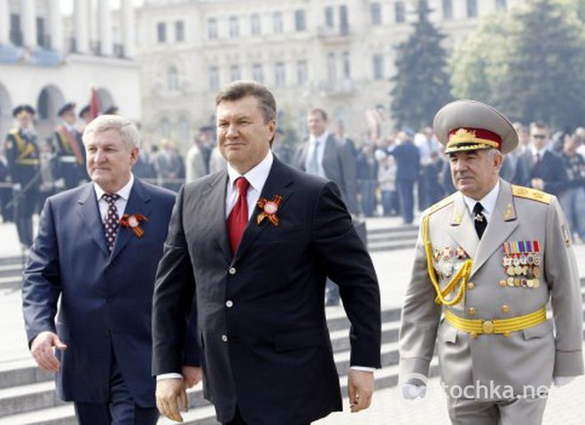 Янукович на Майдане в День Победы