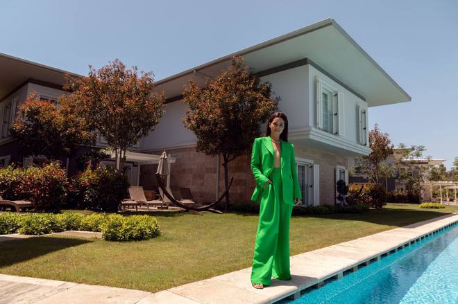 Злата Огнєвіч на зйомках у Туреччині