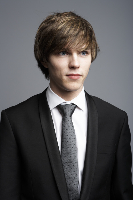 Ніколас Холт