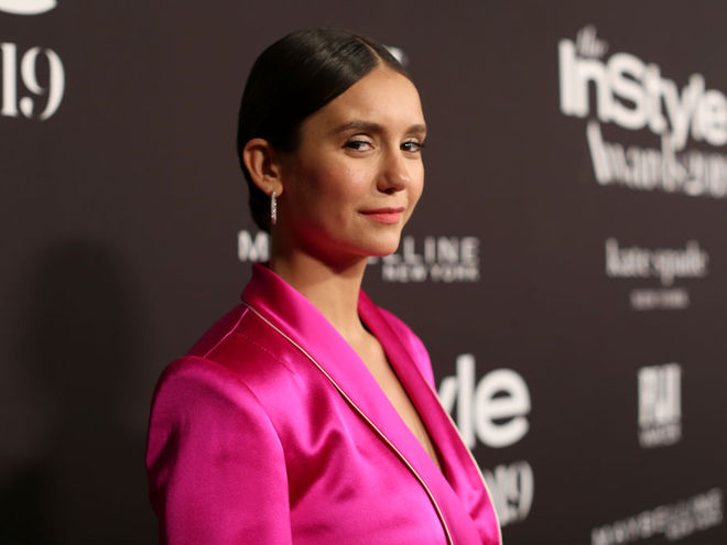 Нина Добрев