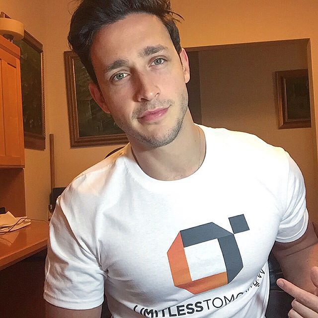 Михаил Варшавский