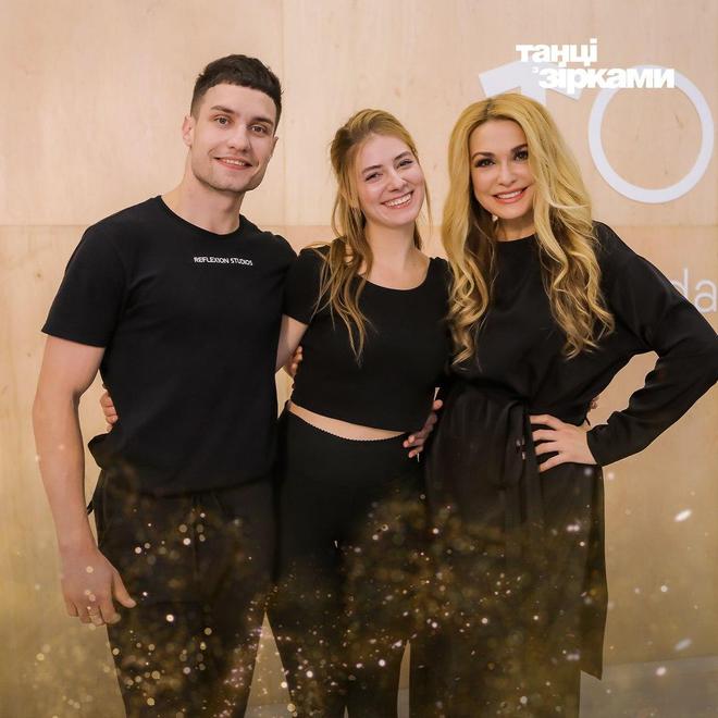 Дарья Петрожицкая и Игорь Гелуненко с Ольгой Сумской