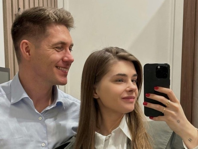 Нова дружина Остапчука виклала у Мережу своє фото топлес