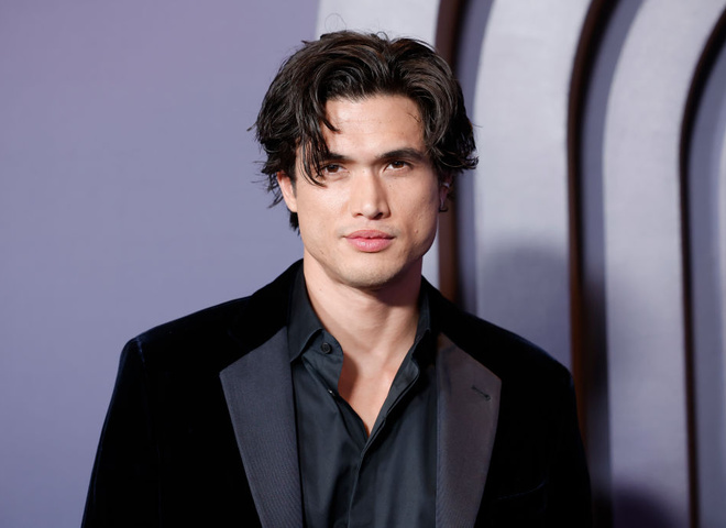 Зірка «Рівердейла» Чарльз Мелтон уперше став батьком