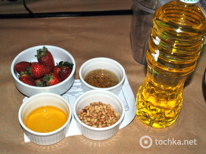 Як приготувати качку - Салат з копченої качки та медово-гірчичним соусом