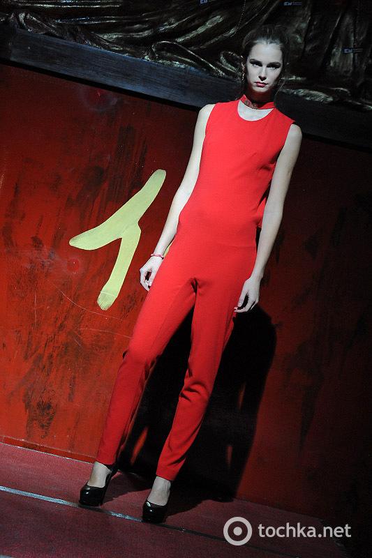 RED PARTY: показ