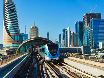 12 удивительных железнодорожных станций