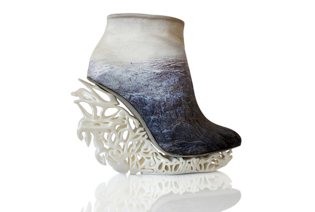 Виставка футуристичного взуття