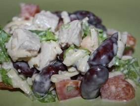 Салат с курицей и фасолью Салат с курицей и фасолью