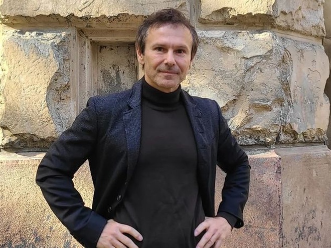 «Джерело кохання та сили»: Вакарчук дав рідкісний коментар про другу дружину та дітей