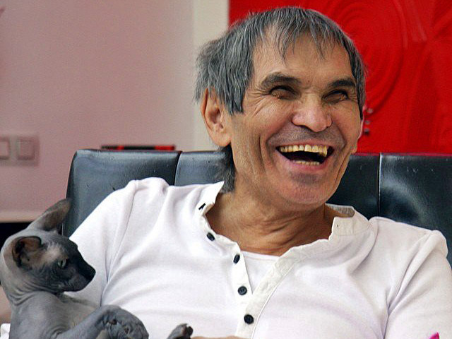 Бари Алибасов