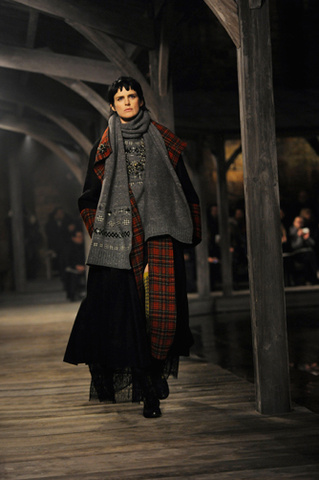 Фото показу Шанель пре-фолл 2013