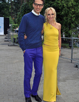 Новая волна: наряды звезд на открытии