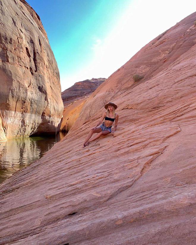 Майлі Сайрус на відпочинку в Амангірі