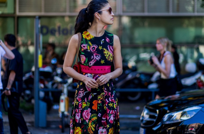 Женский street-style на неделе мужской моды в Милане