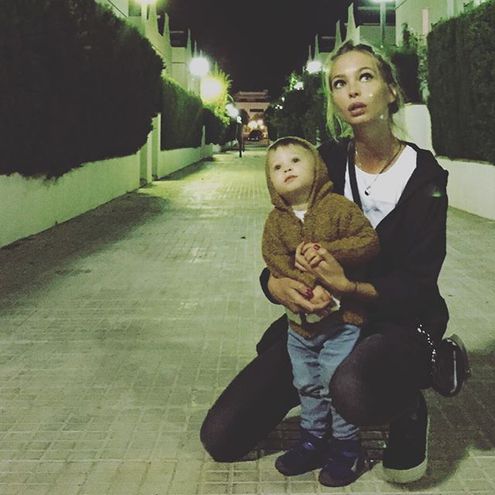 Жена Стаса Пьехи с сыном