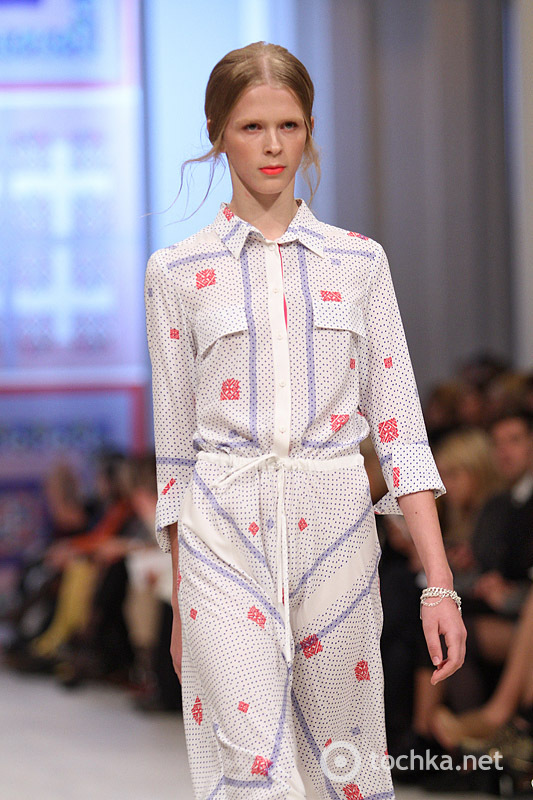 Показ POUSTOVIT 