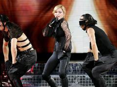 Мадонна признана самой богатой певицей