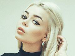 Аліна Гросу