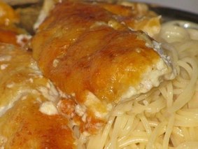 Куринные грудки в сметанном соусе. Куринные грудки в сметанном соусе.